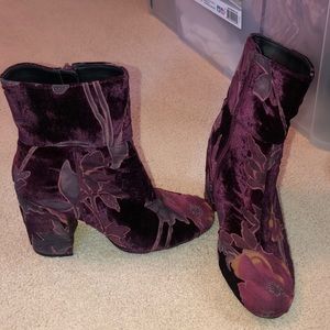 Steve Madden velvet booties